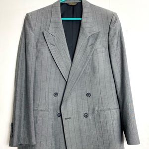 Men’s Nino Cerruti Suit .